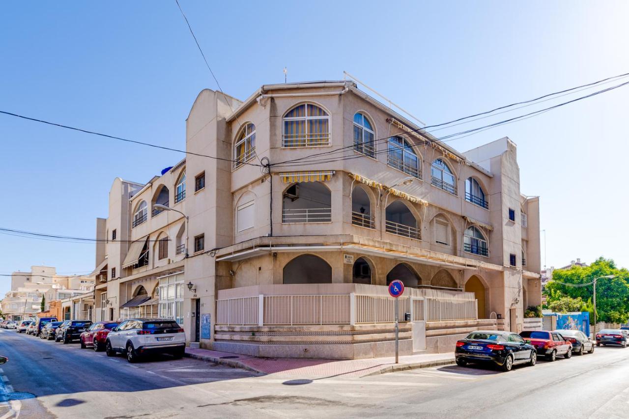Cozy Apartment Near The Sea Torrevieja Exteriör bild