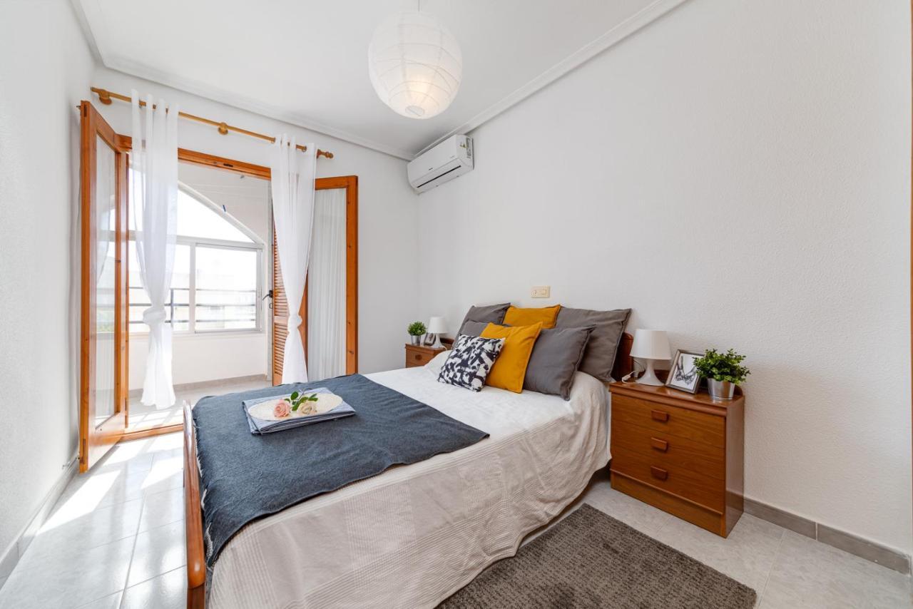Cozy Apartment Near The Sea Torrevieja Exteriör bild