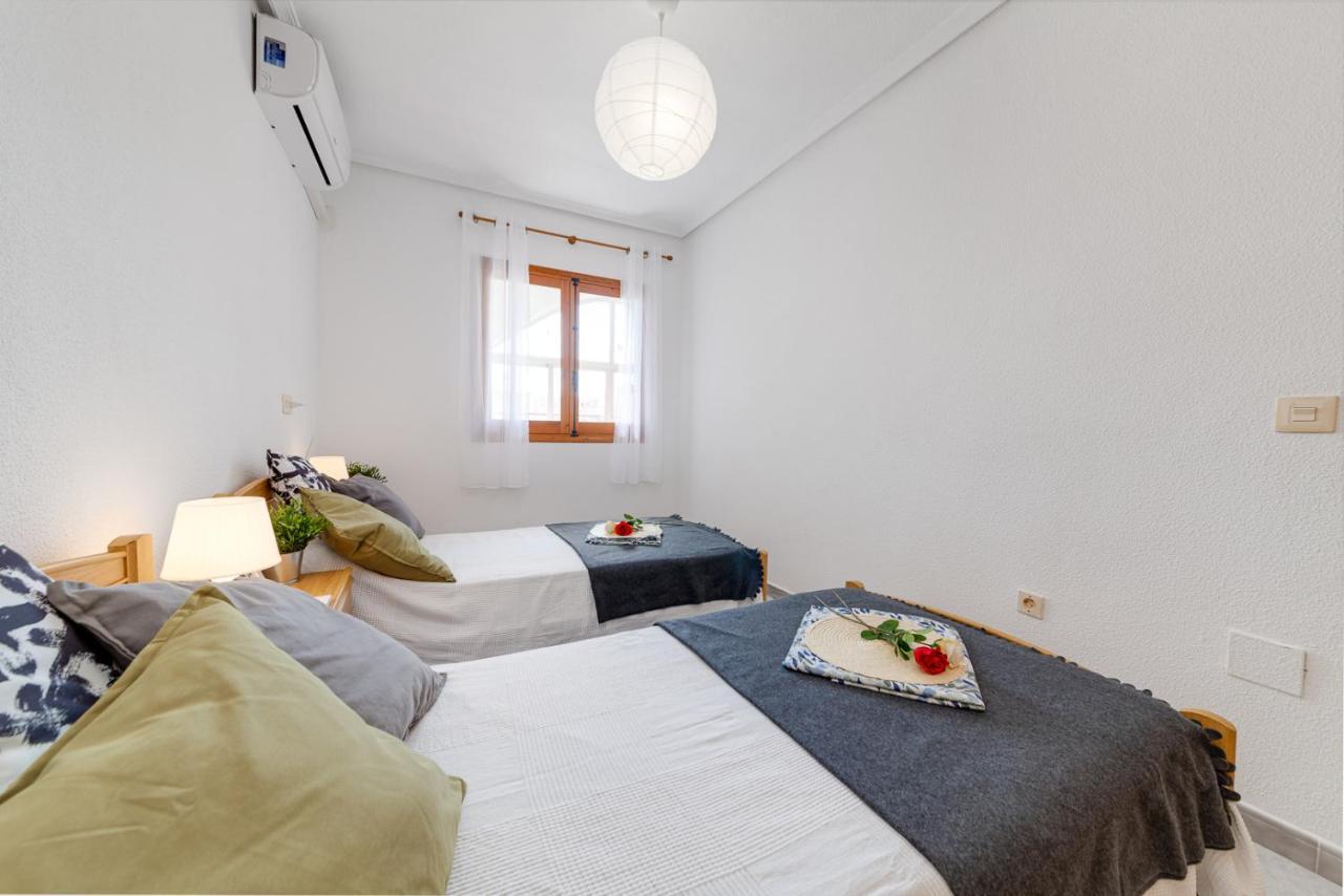 Cozy Apartment Near The Sea Torrevieja Exteriör bild